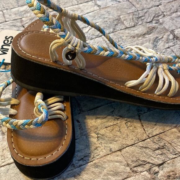 Sz 10 Luvmyvines sandals- NWT - Picture 6 of 10